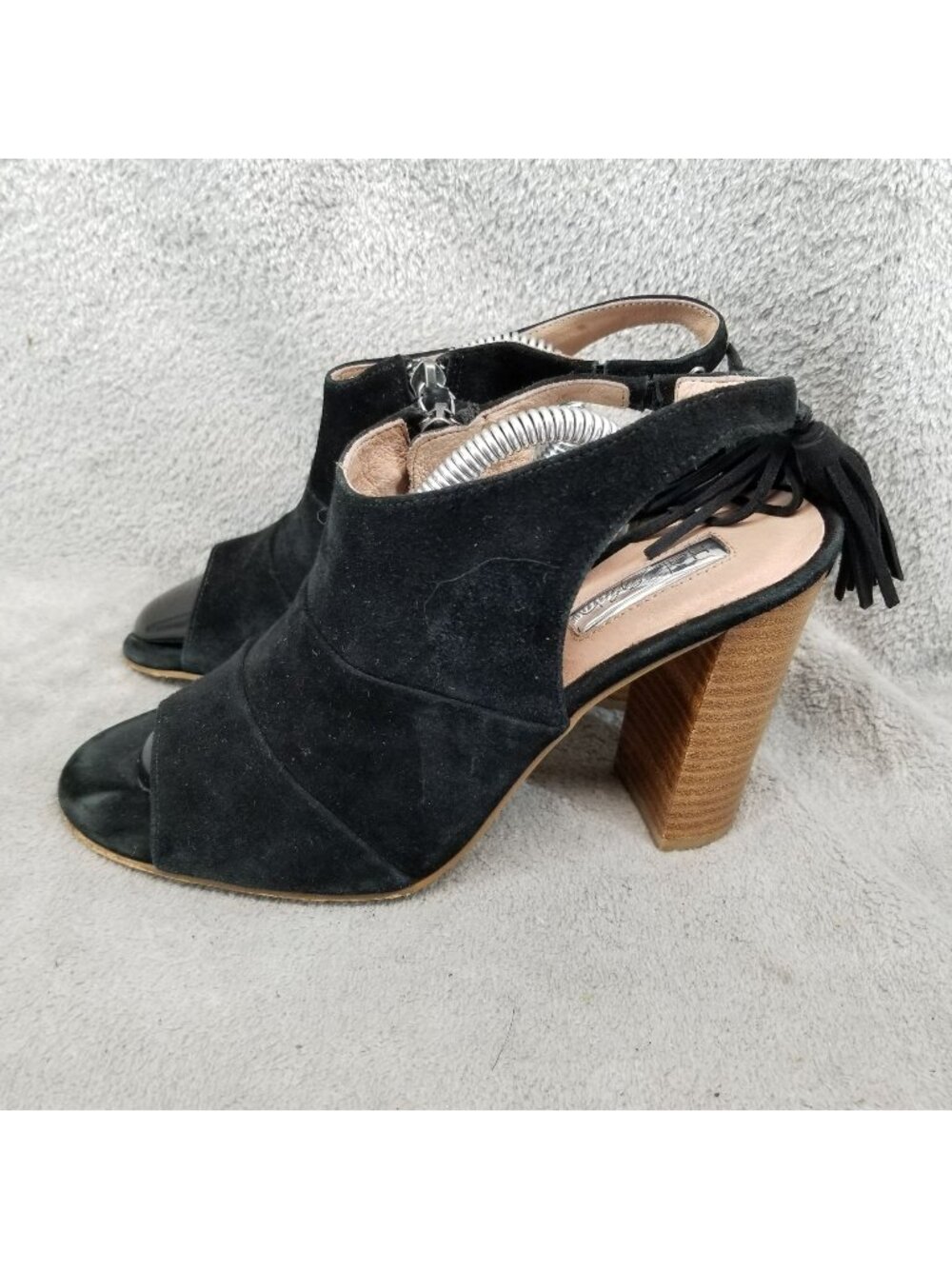 Halogen Shoes Womens Size 6.5 Black Suede Tassel Slingback Heeled Sandals *Read*